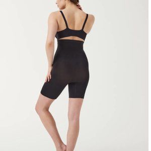 Spanx OnCore High-Waisted Mid-Thigh Short NWOT